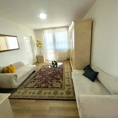 Rebeka 2 Apartment Nyiregyhaza Exterior photo